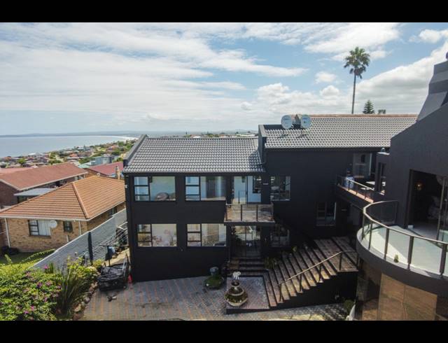 10 BEDROOM FREEHOLD FOR SALE IN DANA BAY